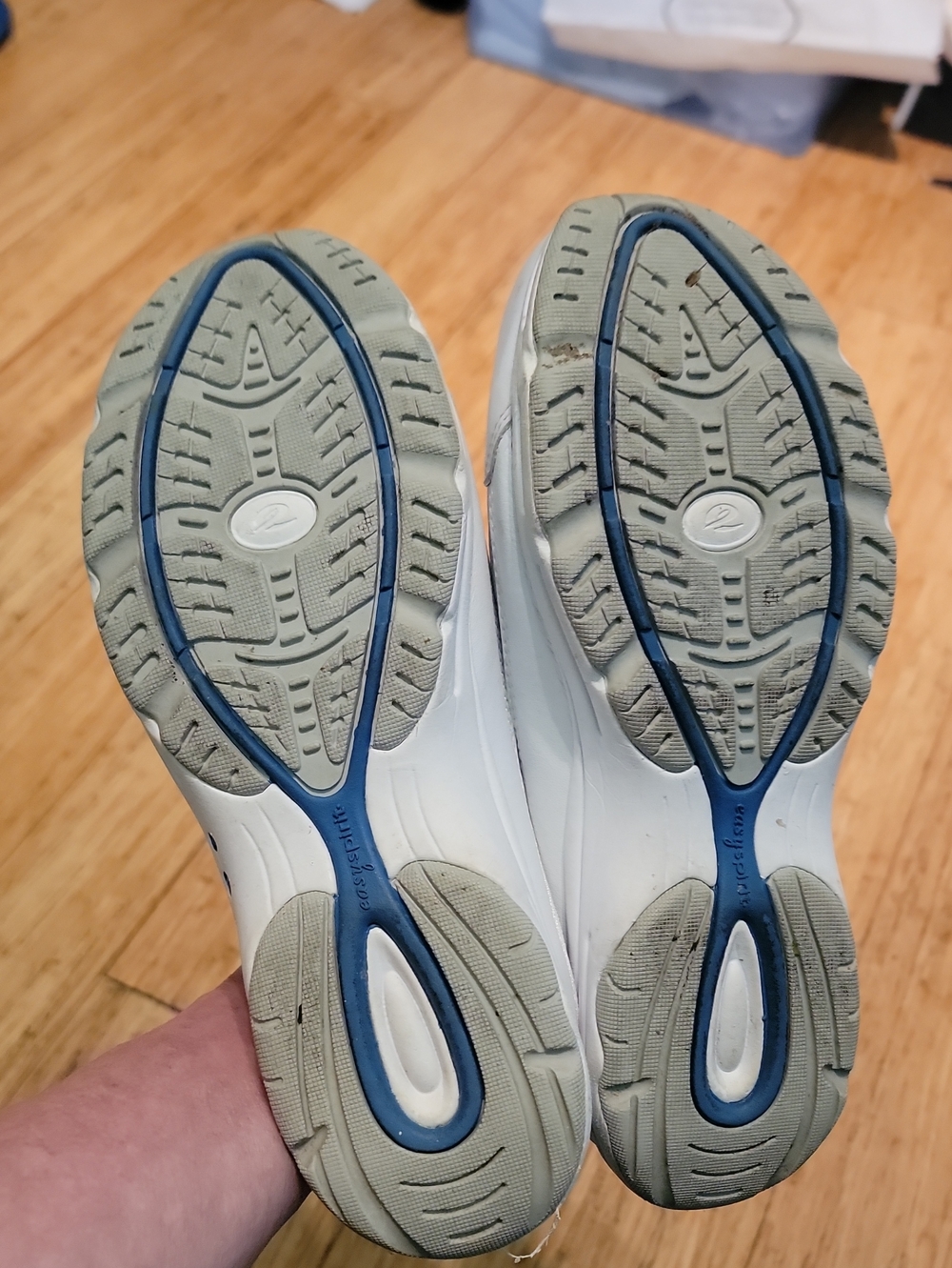 Easy spirit Size 10 Slip-On Casual Shoes in White and Blue - Picture 7 of 8